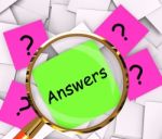 Questions Answers Post-it Papers Show Asking And Finding Out Stock Photo