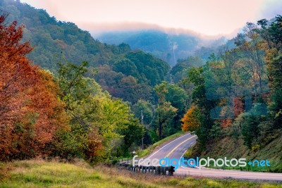 A Rural Road In Virginia Stock Photo
