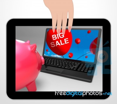 Big Sale Laptop Displays Huge Specials On Internet Stock Image