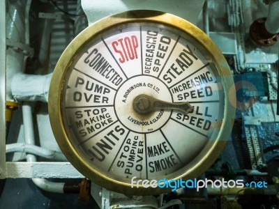Engine Speed Dial On Hms Belfast Stock Photo