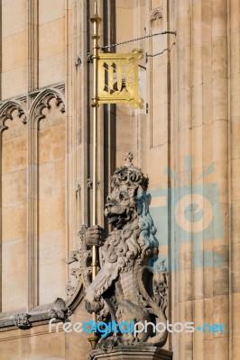 Lion Of England At The Houses Of Parliament Stock Photo