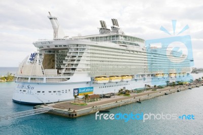 Nassau, Bahamas-feb 4 Royal Caribbean, Allure Of The Seas, Docke… Stock Photo