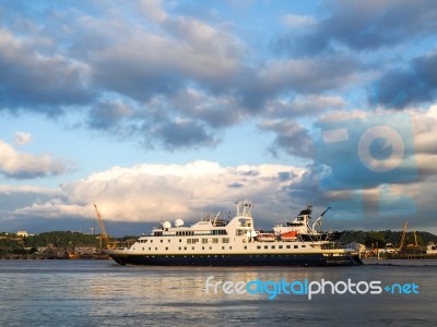 cruising geographic orion garonne along river national