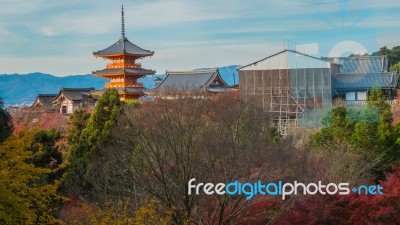 View Of Kiyomizu Temple In Kyoto, Japan. Landcape Of Kiyomizu Te… Stock Photo