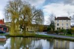 A View Of The Village Pond And The Weeping Willow Tree At Shoreh Stock Photo