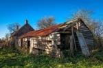 Derelict Farmhouse And Outbuildings In Cambridgeshire Stock Photo