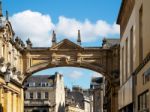 Arch Over The Road By The Roman Baths And Pump Room In Bath Stock Photo