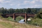 Historic Road Bridge Over The River Rother At Bodiam Stock Photo