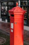 Tunbridge Wells, Kent/uk - January 5 : Royal Mail Post Box In Th Stock Photo