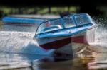 Water Skiing At Wiremill Lake East Grinstead Stock Photo