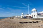 Seafront And Colonnades At The De La Warr Pavilion In Bexhill-on Stock Photo