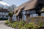 View Of A Thatched Cottage In Micheldever Hampshire Stock Photo