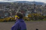 Crowd Gathered On Calton Hill, Edinburgh To Witness The Sun Ecli Stock Photo