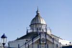 Camera Obscura On  Eastbourne Pier Stock Photo