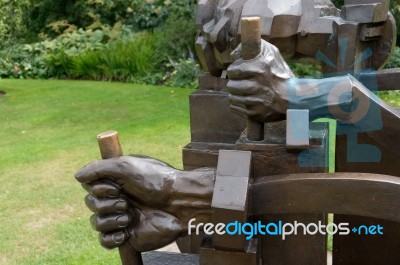 A Maximus Ad Minima Statue In Kew Gardens Stock Photo