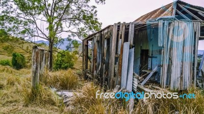 Abandoned Outback Farming Shed In Queensland Stock Photo