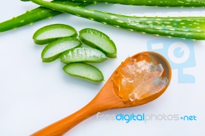 Aloe Vera Fresh Leaves With Slices And Aloe Vera Gel On Wooden S… Stock Photo