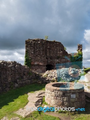 Ancient Ruins At Beeston Castle Stock Photo