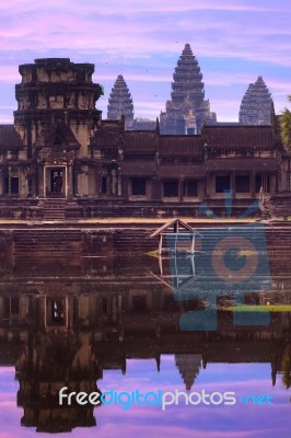 Angkor Wat Temple Complex View At The Main Entrance, Located Nea… Stock Photo