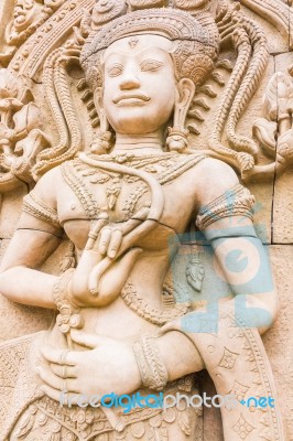 Apsara Carvings Statue On The Wall Of Cambodian Art Stock Photo