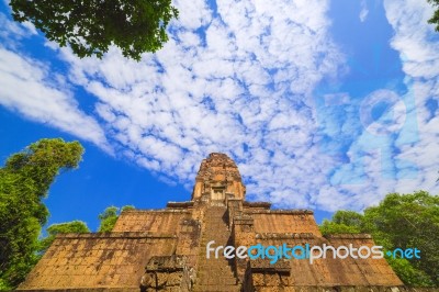 Baksei Chamkrong, 10th Century Hindu Temple, Part Of Angkor Wat Stock Photo