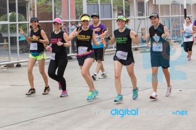 Bangkok Thailand - May 29 : Sport And Healthy People Running In Bangkok Port Mini Marathon Event On May 13 , 2016 In Bangkok Thailand Stock Photo