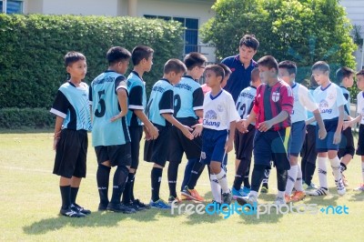 Bangkok, Thailand - Nov 2016: In The Nov 23, 2016. Youth Soccer Match, In Pieamsuwan Elementary School Stock Photo