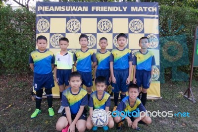 Bangkok, Thailand - Nov 2016: In The Nov 23, 2016. Youth Soccer Match, In Pieamsuwan Elementary School Stock Photo