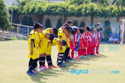 Bangkok, Thailand - Nov 2016: In The Nov 23, 2016. Youth Soccer Match, In Pieamsuwan Elementary School Stock Photo