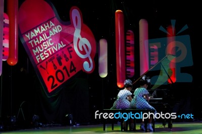 Bangkok, Thailand - November 10: Unidentified Kids Perform Durin… Stock Photo