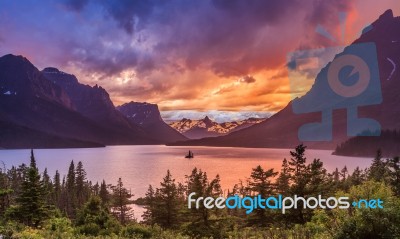 Beautiful Sunset At St. Mary Lake In Glacier National Park Stock Photo