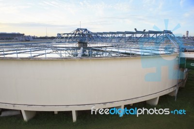 Big Tank Of Water Supply In Metropolitan Water Work Industry Pla… Stock Photo