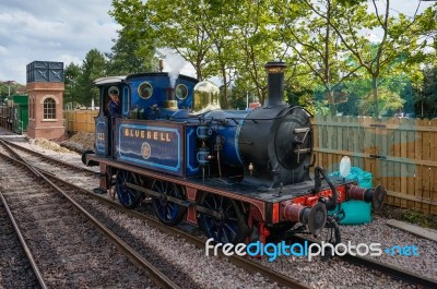 Bluebell Steam Engine In East Grinstead Stock Photo