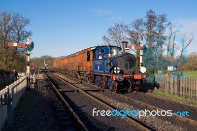 Bluebell Steam Train Approaching Sheffield Park Station Stock Photo