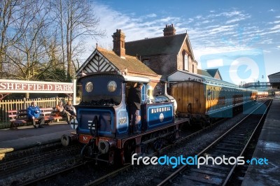 Bluebell Steam Train Arriving At Sheffield Park Station Stock Photo