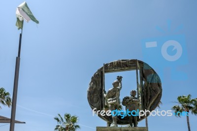 Boys And Window Sculpture By Eduardo Soriano In Marbella Stock Photo