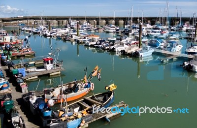 Brighton, Sussex/uk - May 24 : View Of Brighton Marina In Bright… Stock Photo