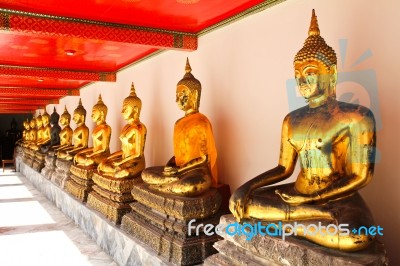 Buddha In Wat Pho Temple Sequential Nicely In Bangkok, Thailand Stock Photo