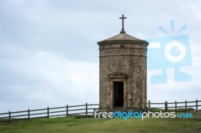 Bude, Cornwall/uk - August 15 : Compass Tower On The Cliff Top A… Stock Photo