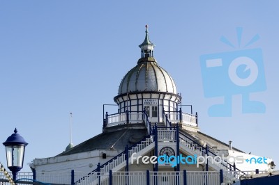 Camera Obscura On  Eastbourne Pier Stock Photo