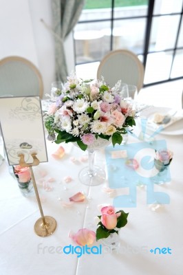 Cardholder With Bouquet On Dining Stock Photo Cardholder With Bouquet On Dining Stock Photo