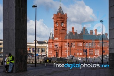 Cardiff Uk March 2014 - View Of The Pierhead Building Cardiff Ba… Stock Photo
