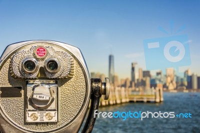 Close Up Of Tower Viewer Binoculars With Blurred New York City S… Stock Photo