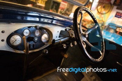 Cockpit Of An Old Car In The Motor Museum At Bourton-on-the-wate… Stock Photo