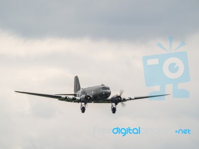 Dakota Aeroplane Flying Over Biggin Hill Airfield Stock Photo
