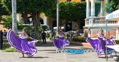 Dancers At Central Park In Granada, Nicaragua Stock Photo