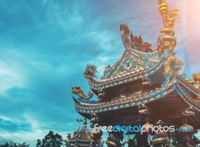 Dargon Statue On Shrine Roof ,dragon Statue On China Temple Roof As Asian Art Stock Photo Dargon Statue On Shrine Roof ,dragon Statue On China Temple Roof As Asian Art Stock Photo