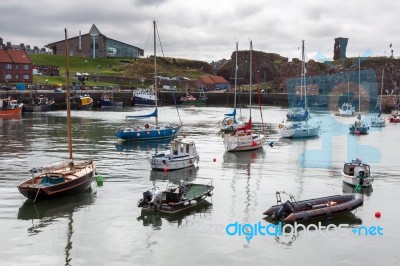 Dunbar, Scotland/uk - August 14 : View Of Dunbar Harbour In Scot… Stock Photo