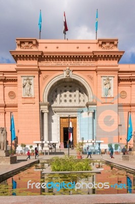 Egyptian Museum In Cairo, Tourists Come Through The Main Entran Stock Photo