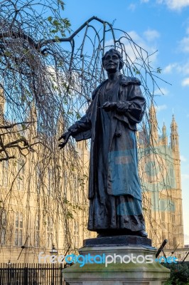 Emmeline Pankhurst Statue In Victoria Tower Gardens Stock Photo